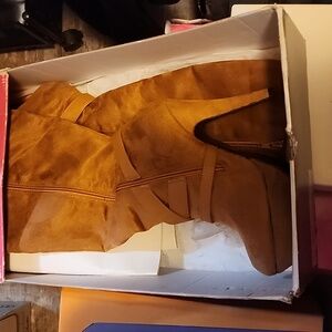 Shoe Dazzle Knee High platform boots